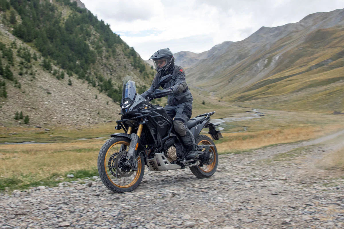VOGE DS800X Rally : Le trail suréquipé qui défie les standards en montagne