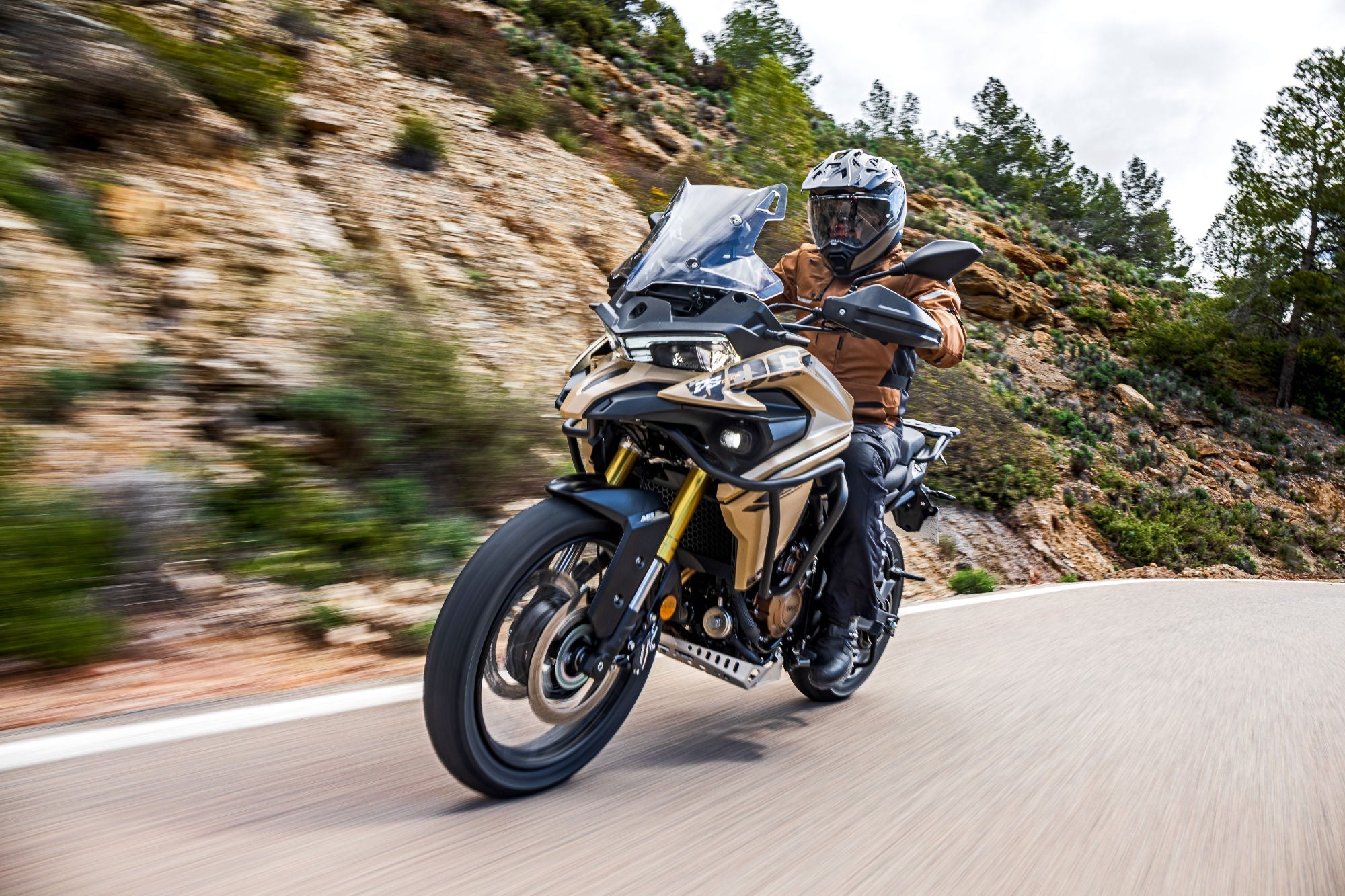 Quelle Moto Trail pour un road-trip pyrénéen ?